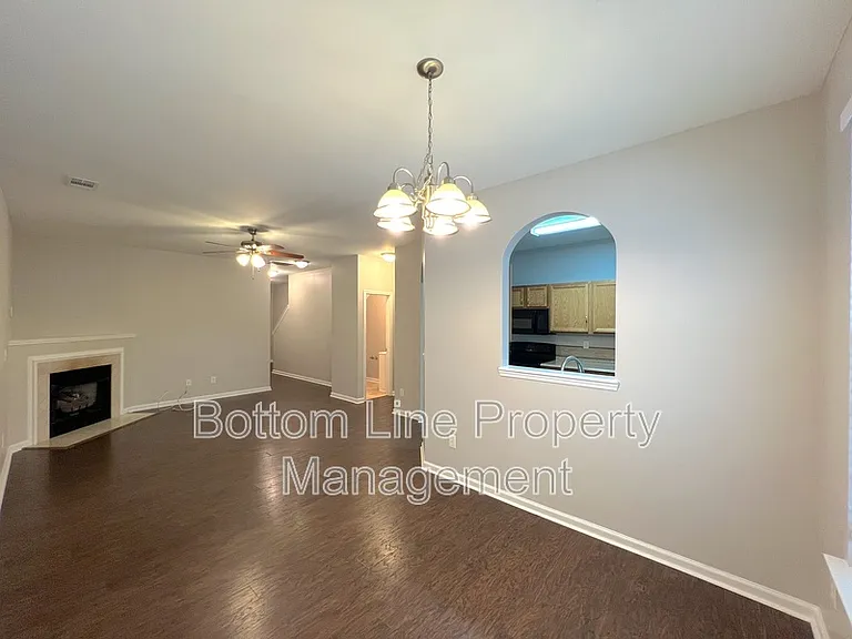 7637 Abigail Glen Dr — Photo 7