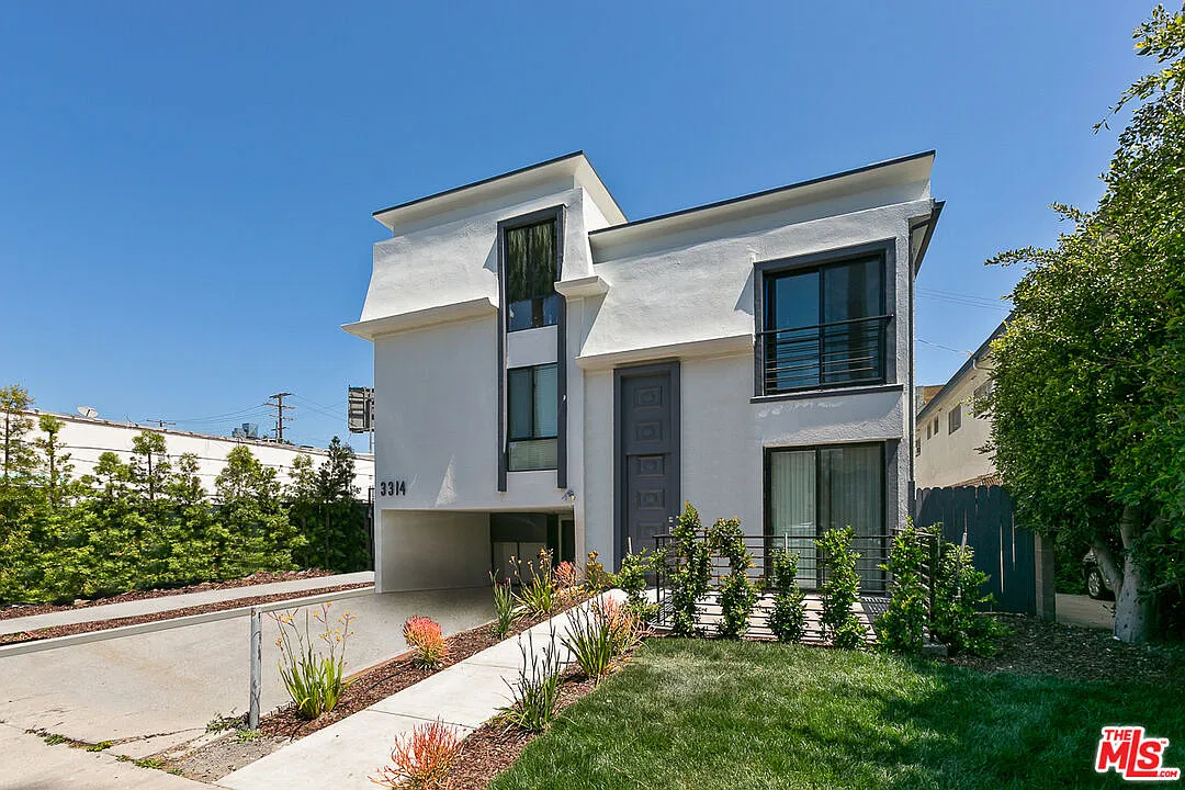 2 bed, 2.0 bath, 1250 sqft, $3,795 — Photo 3