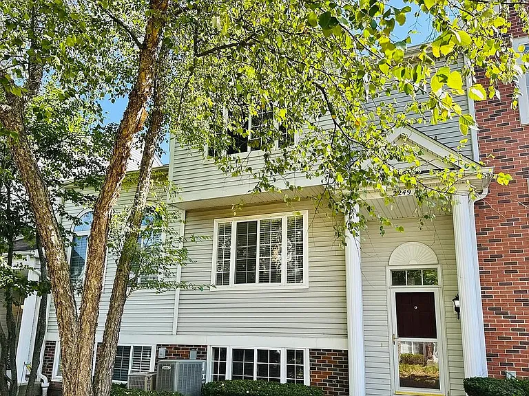 2249 Dawson Ln — Photo 2
