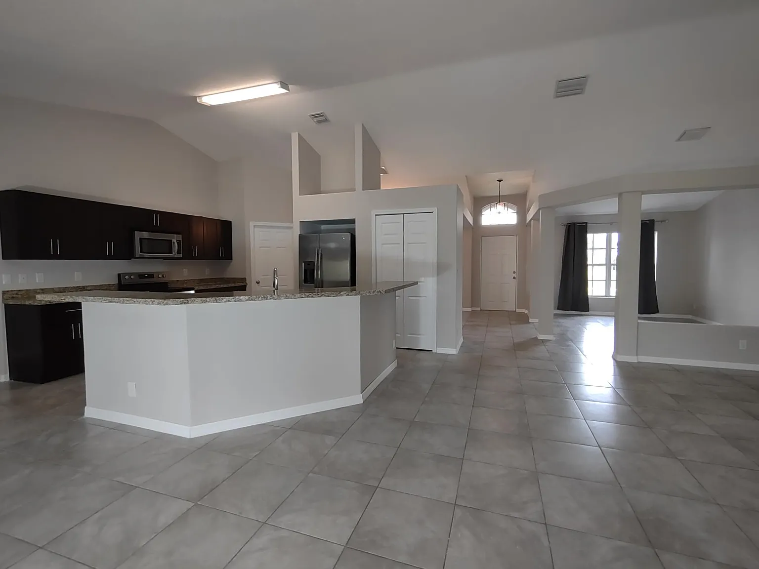 151 SW South Wakefield Cir — Photo 3