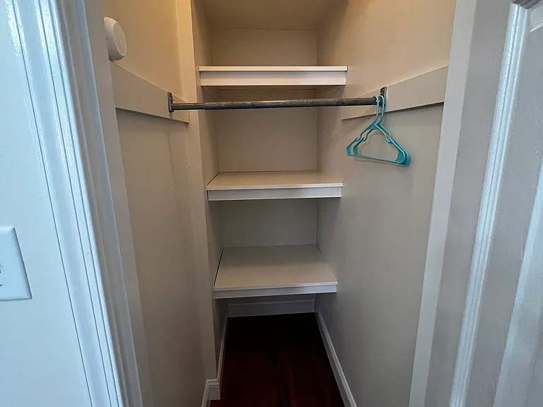 1805 Daly St — Photo 10