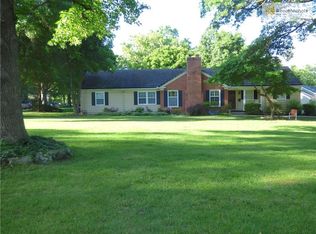 8329 Ensley Ln, Leawood, KS 66206