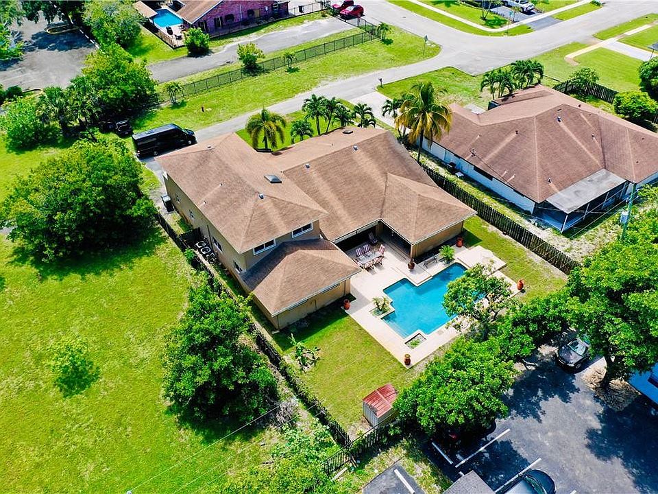 1st image of 2111 NW 14th Avenue