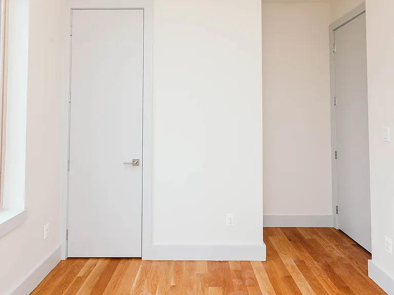 432 Stockholm St #2L — Photo 11