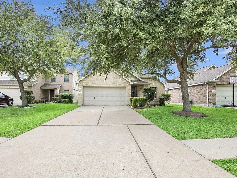 7719 Serene Wood Ln — Photo 1