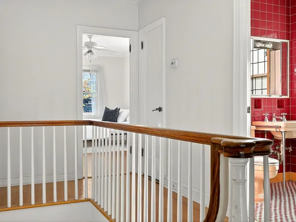 7 Roosevelt Terrace image 26 of 49