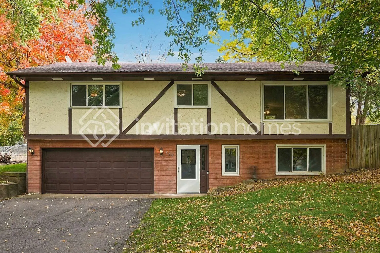 284 DuPont St Long Lake, MN 55356 — Photo 1