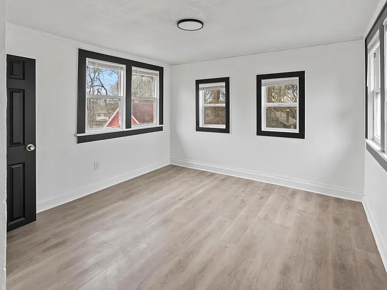 5408 Woodland Ave — Photo 14
