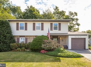 1711 Fallsway Dr, Crofton, MD 21114