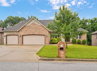 2342 W Darby Street, Springfield, MO 65810