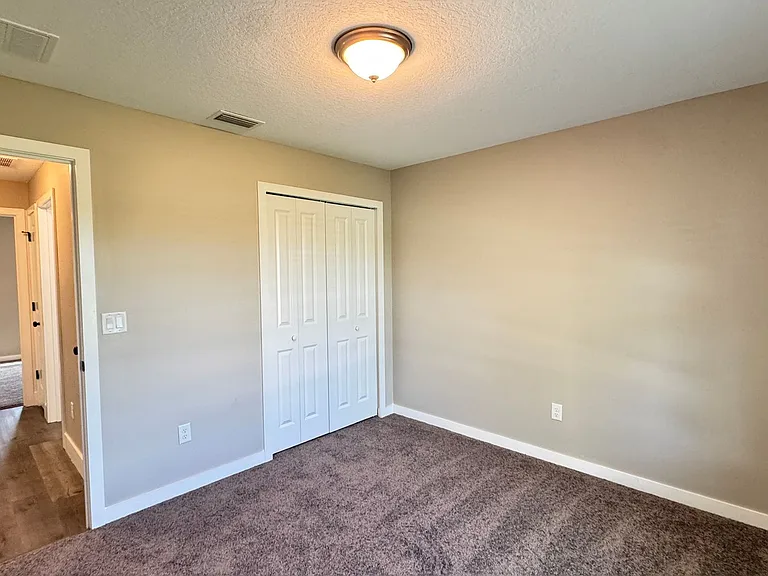 8833 Hampshire Dr — Photo 15