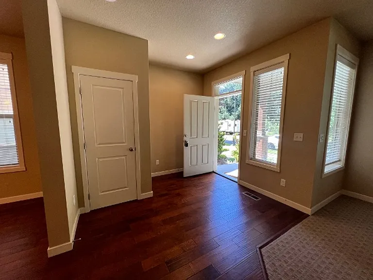 3526 Hepburn St NE — Photo 3