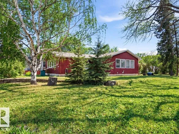 10459 66th Ave NW, Edmonton, AB T6H 1X2