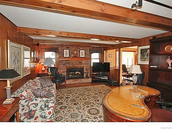 3rd image of 10521 Royal Oak Dr
