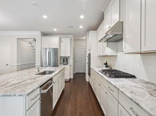 10 Hunting Ridge Ln #10, Bethel, CT 06801