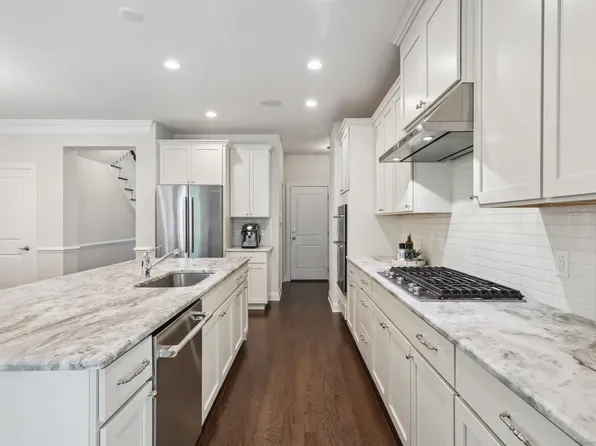 10 Hunting Ridge Lane #10, Bethel, CT 06801