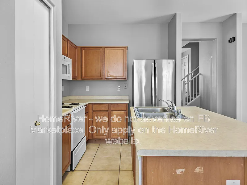 4 bed, 2.5 bath, 1638 sqft, $1,850 — Photo 3