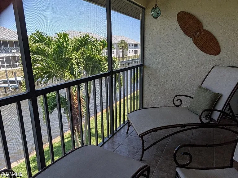 719 SW 47th Ter #202 — Photo 13
