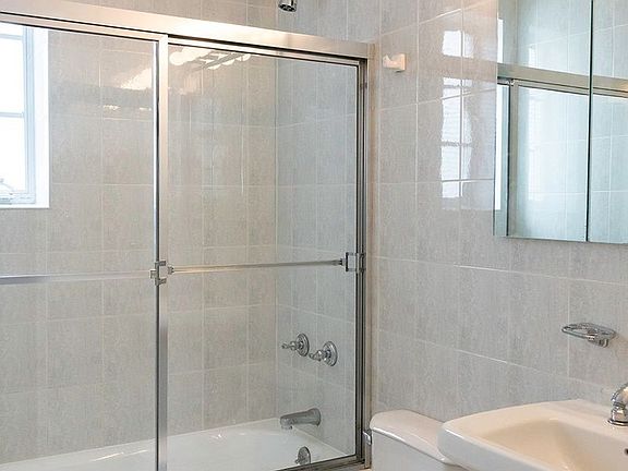 5th image of 50 E 78th St APT 9B