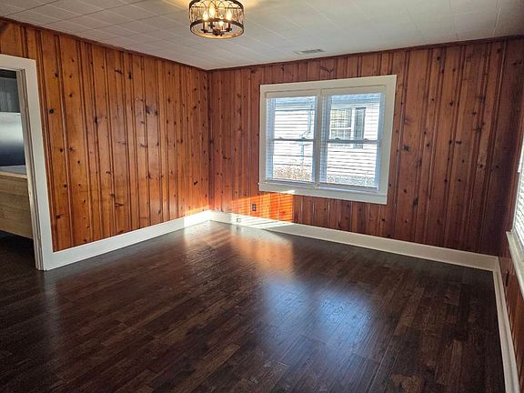 2nd image of 209 Bartlett Ave