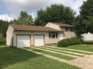 3099 Diamond Dr, Vineland, NJ 08361