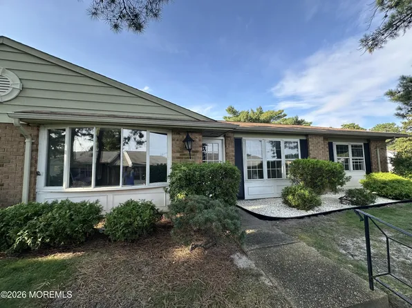 21B Cambridge Circle, Manchester, NJ 08759