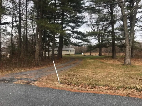 4136 Butternut Dr, Walnutport, PA 18088