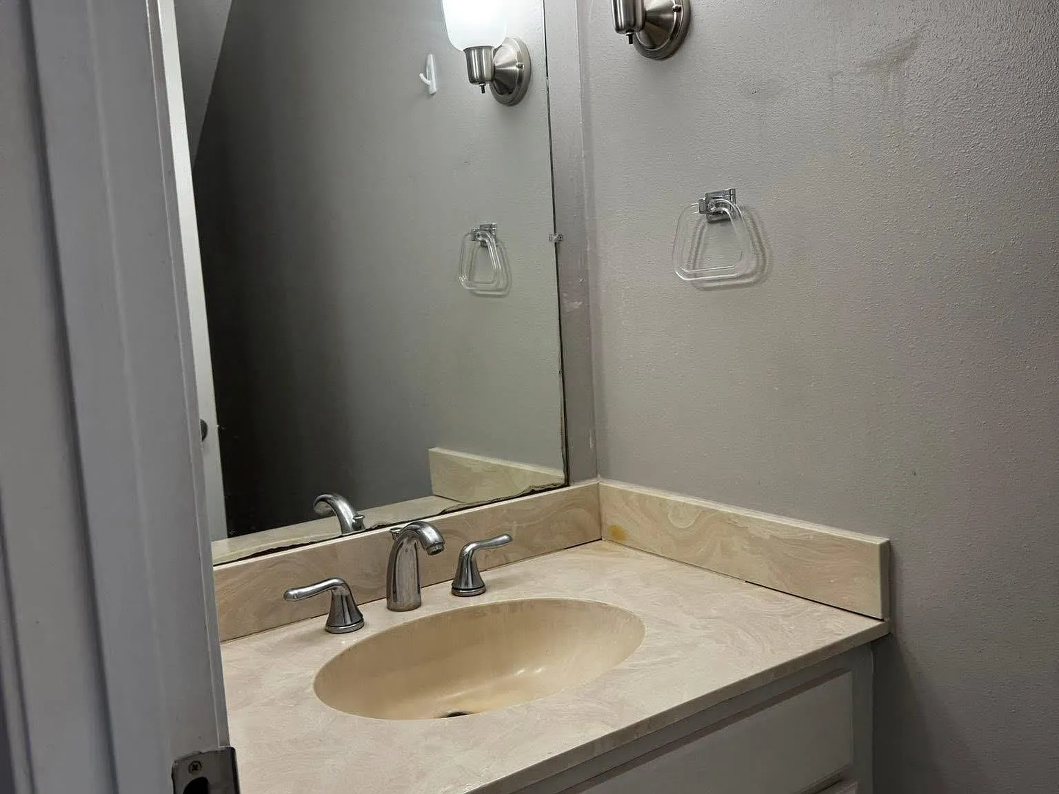 2 bed, 1100 sqft, $1,495 — Photo 3