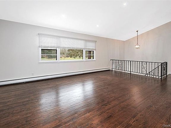 5th image of 74 Edgewood Rd