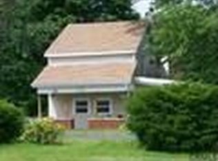 1703 Champagne Dr, Castleton On Hudson, NY 12033