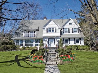 70 Lord Kitchener Rd, New Rochelle, NY 10804