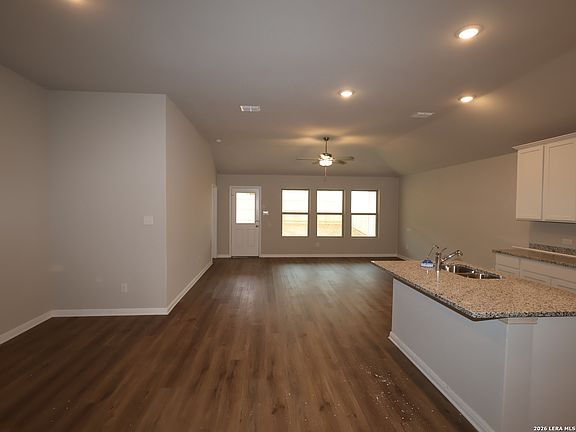 4th image of 6228 Medina Oasis
