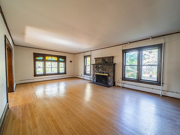 5th image of 1115 Summit Ave