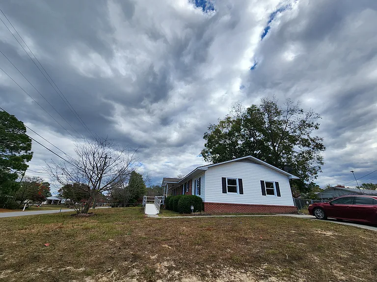 230 Vineland Dr — Photo 26