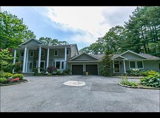 94 Sterling Ct, Muttontown, NY 11791