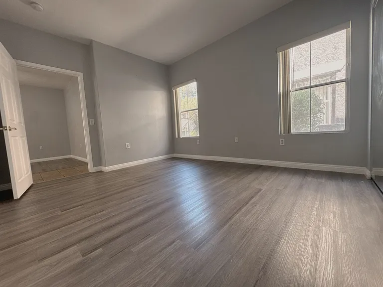 10245 S Maryland Pkwy #130 — Photo 7