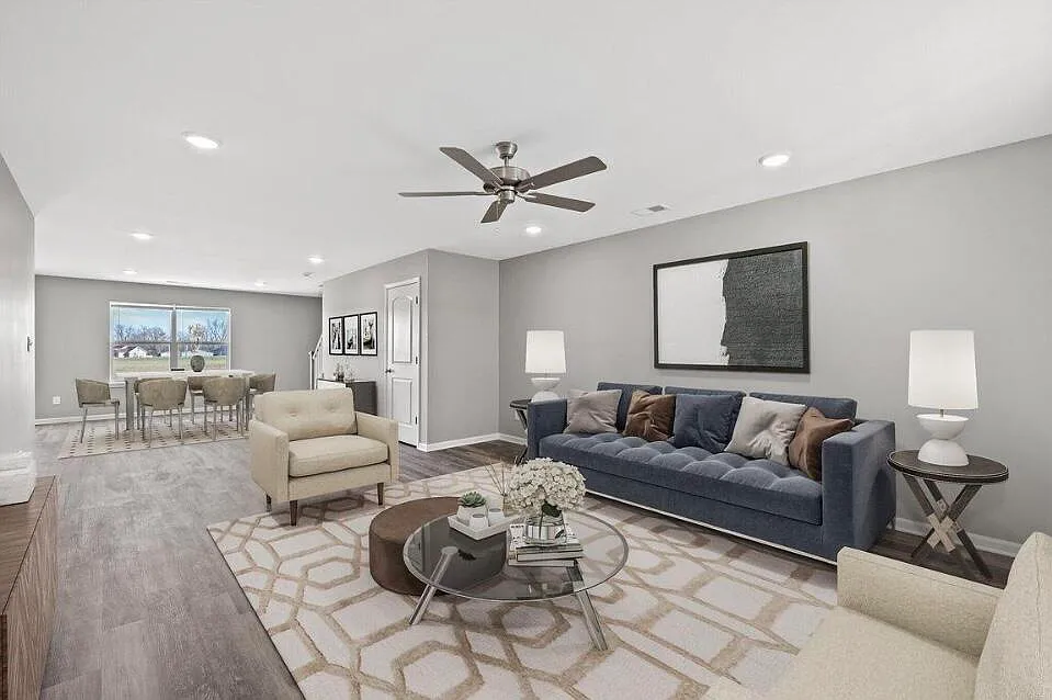 4 bed, 3.0 bath, 2400 sqft, $2,395 — Photo 2