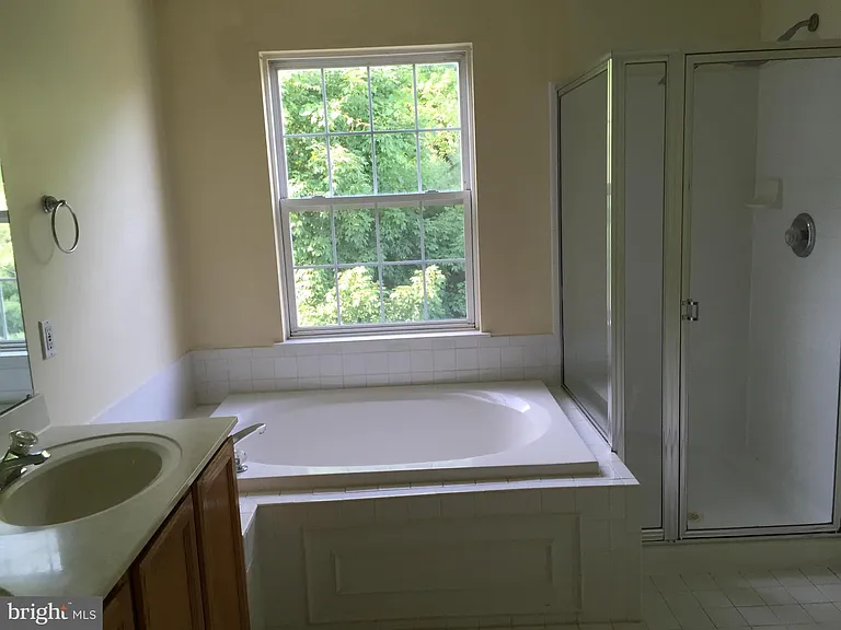 10421 Heathside Way — Photo 15