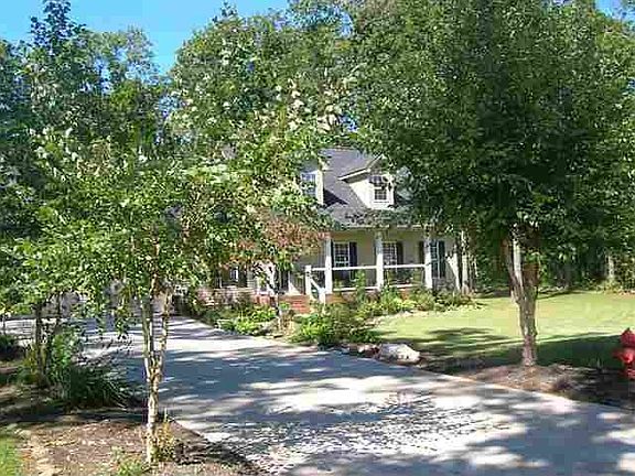 3rd image of 136 De Armond Ln NE