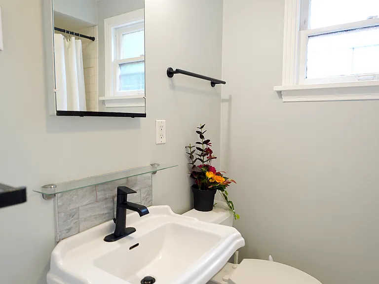 4606 NE 54th St — Photo 29