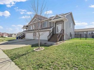 219 Windflower Ln, Solon, IA 52333