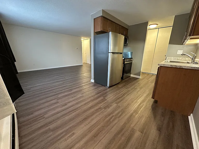 Avalon Apartments — Photo 10