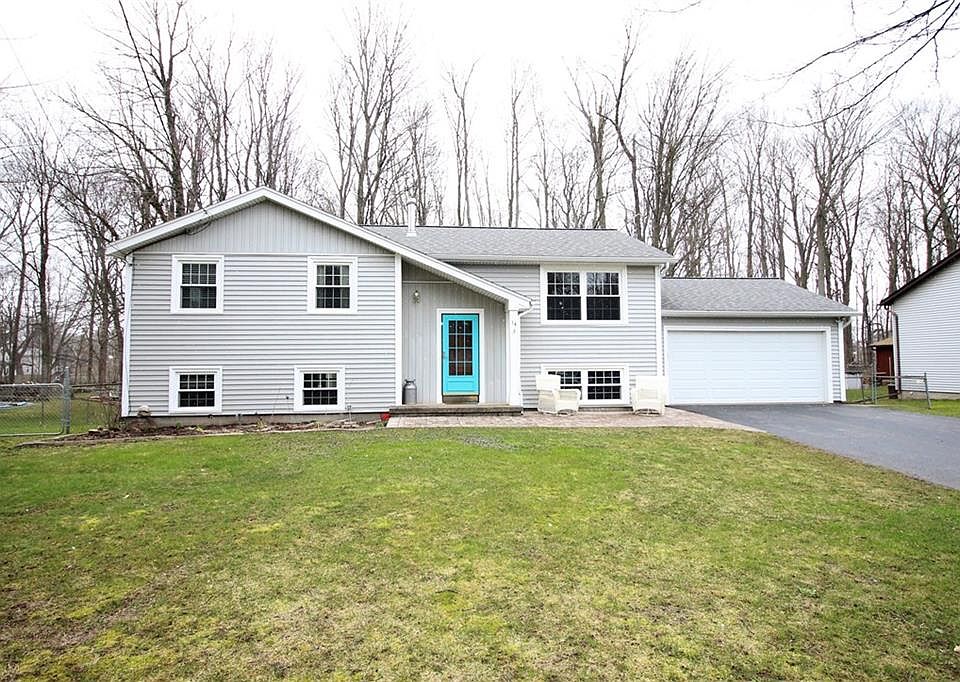 1st image of 14 Hubbard Dr