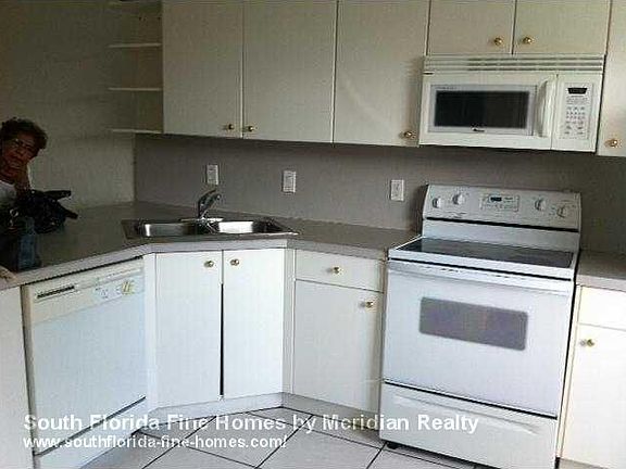 3rd image of 5670 NW 116th Ave APT 204