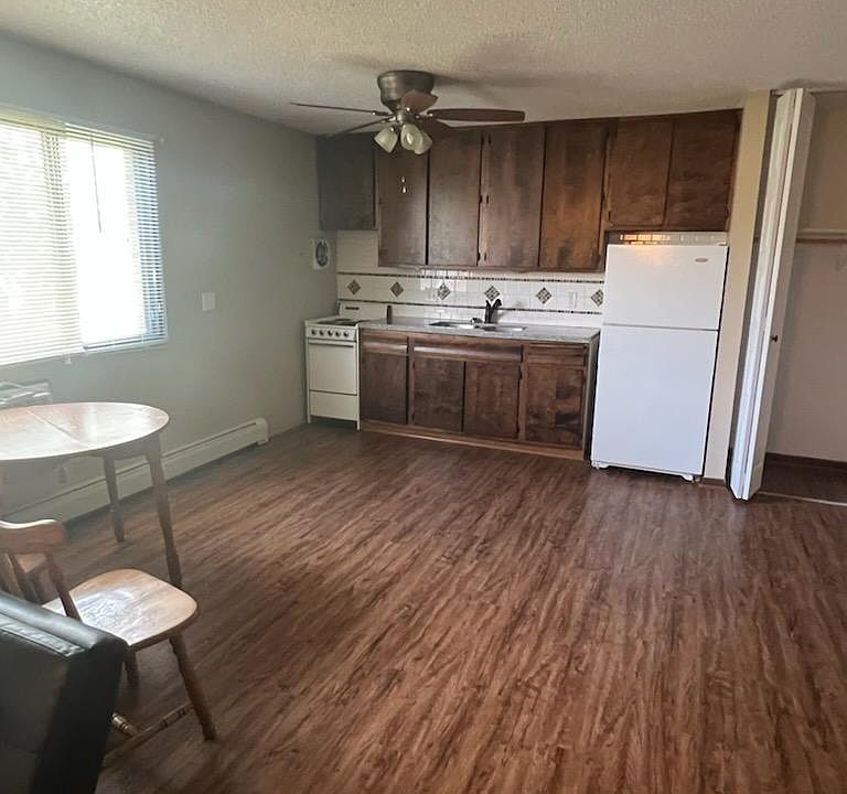 1st image of 224 1st Ave E #4