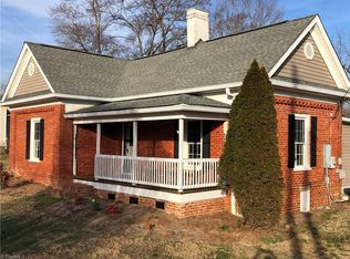 541 Lovers Ln, Mount Airy, NC 27030