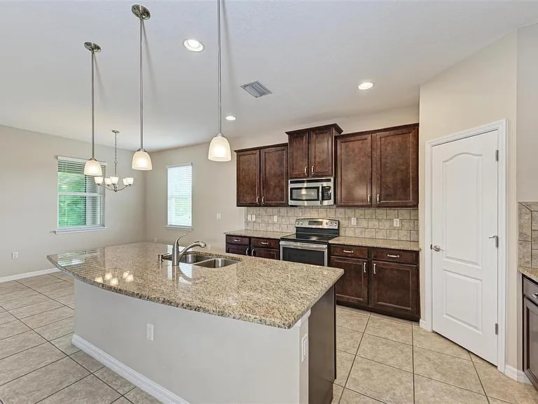 2937 Oriole Dr — Photo 12