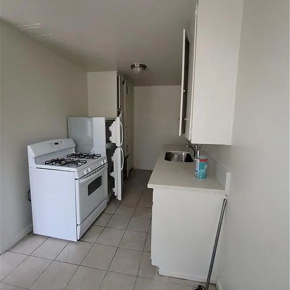 961 Manzanita Dr #4 — Photo 9