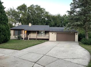 3508 Bristol Dr, Troy, MI 48083