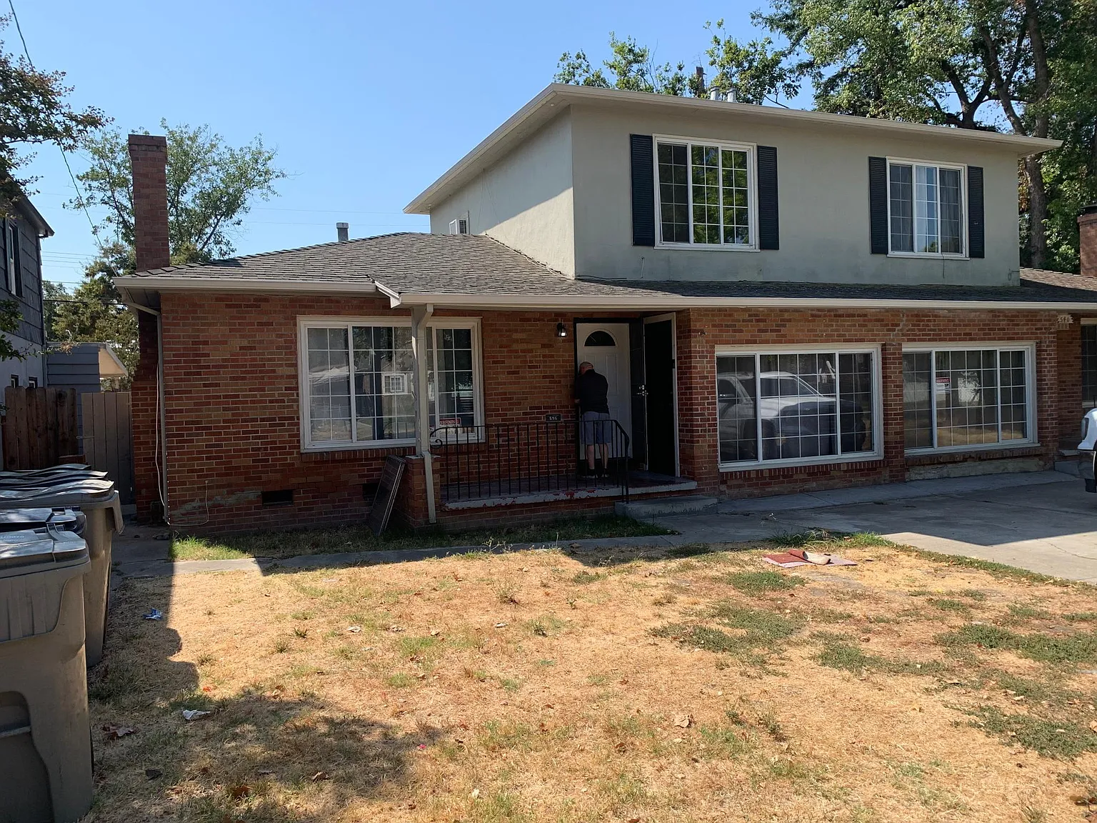 546 El Camino Ave photo 1